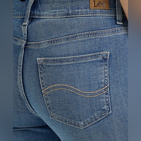 NEW Lee Ultra Lux Comfort Mid Rise BootCut Jeans- 16 Medium - Picture 4 of 13